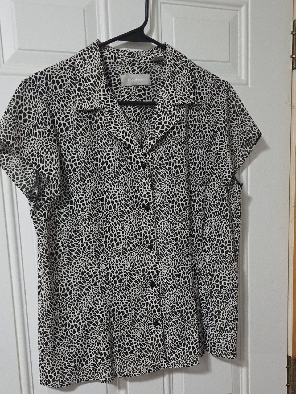 Liz Claiborne Black and White Abstract Print Blouse